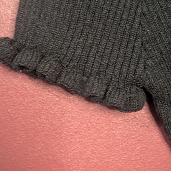 Zara Black Ruffle Hem Ribbed Crop Top - Picture 4 of 7